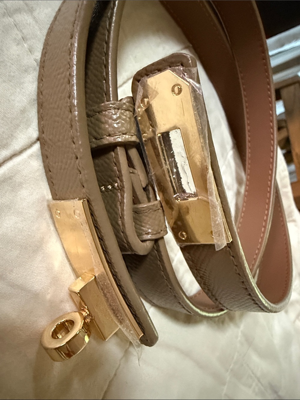 Taupe Leatherette BELT with Gold Turn-Lock Accent. Total length 39 1/4”. NEW!